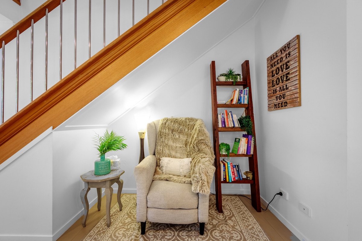 2/4 Christine Avenue Burleigh Heads 20