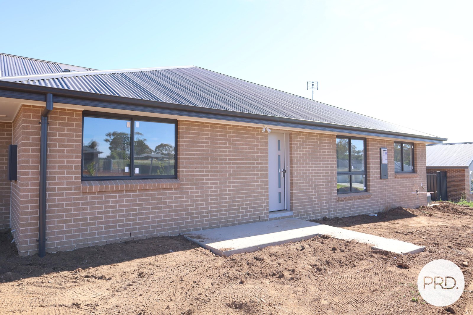 24 Clearview Crescent ORANGE 1