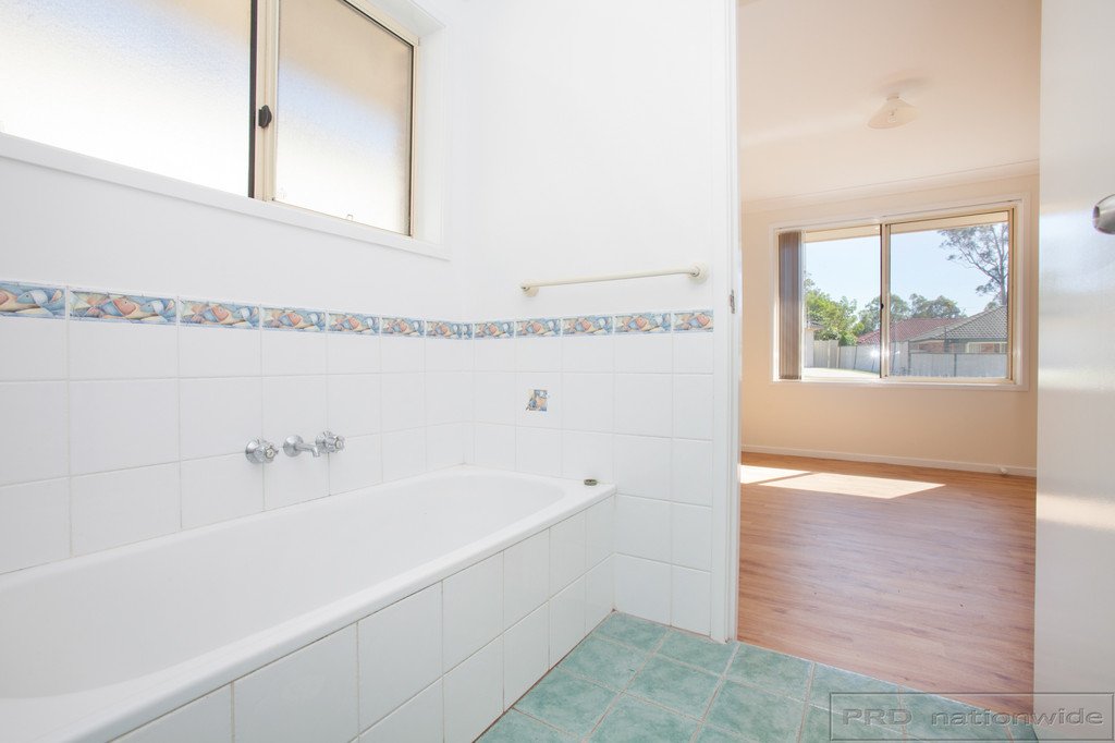 24 Coburn Circuit METFORD 9