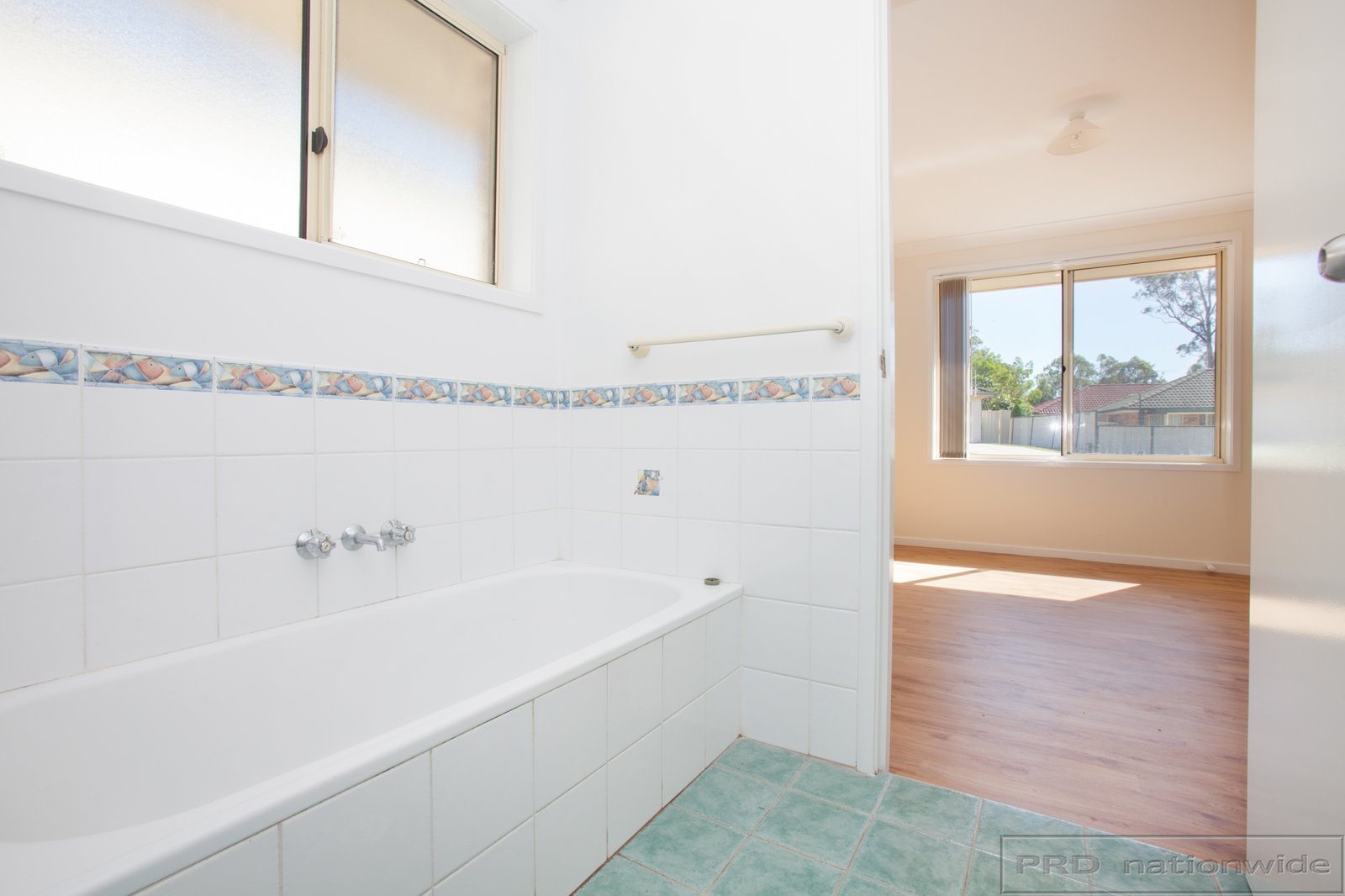 24 Coburn Circuit METFORD 9