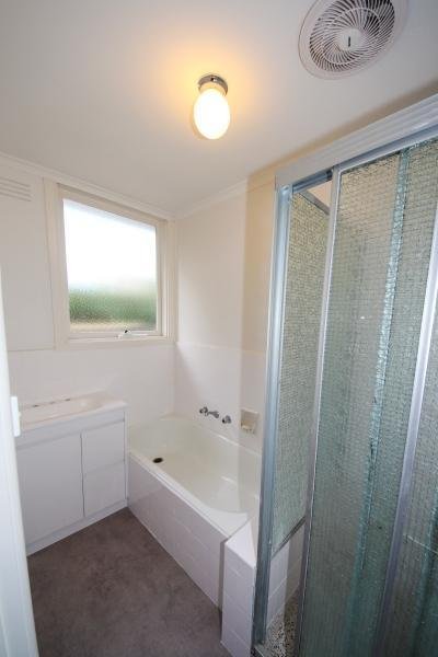 Gallery: 2/4 Coleman Court