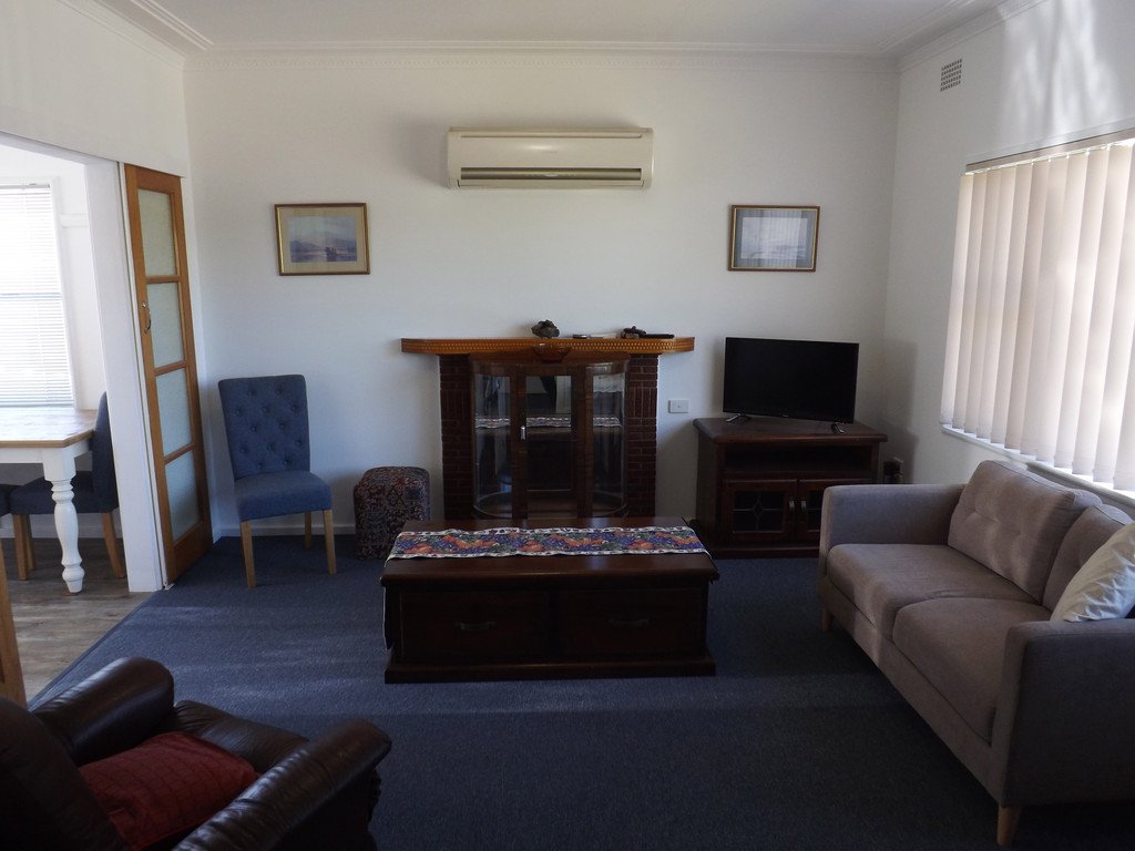 24 Coorabel Avenue BATLOW 3