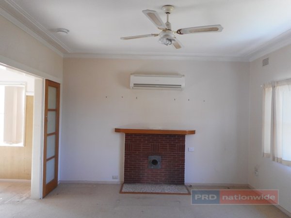 24 Coorabel Avenue BATLOW 2