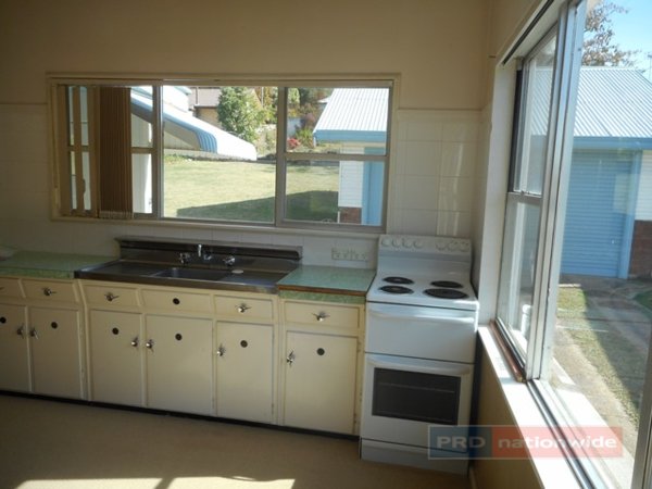 24 Coorabel Avenue BATLOW 13