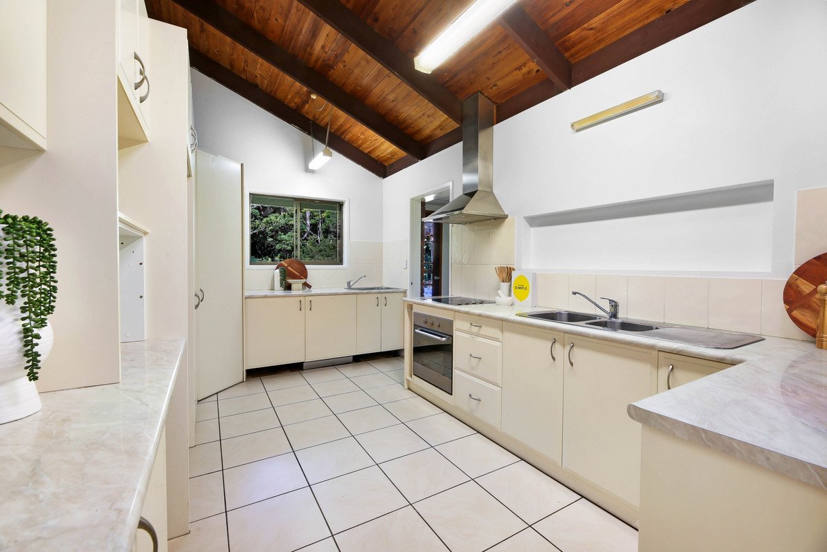 24 Cornwall Drive Elanora 10