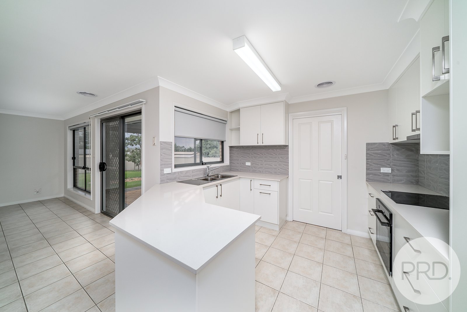 24 Cowan Place LLOYD 2