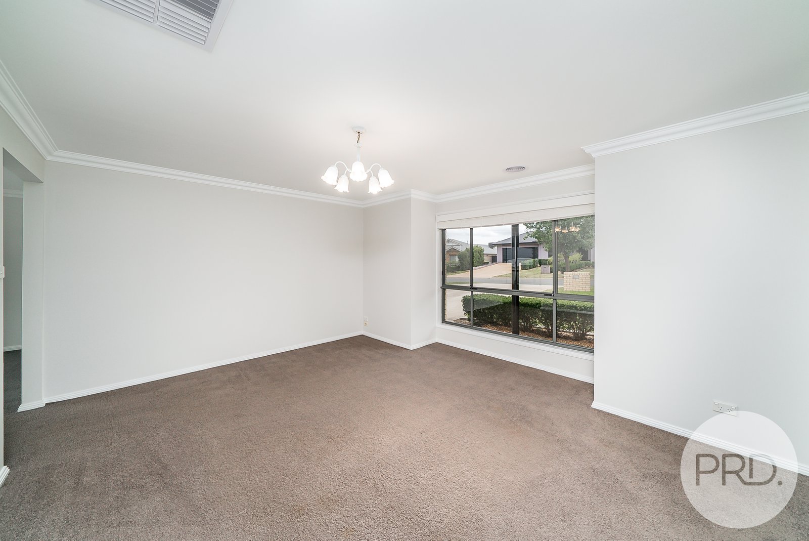 24 Cowan Place LLOYD 6