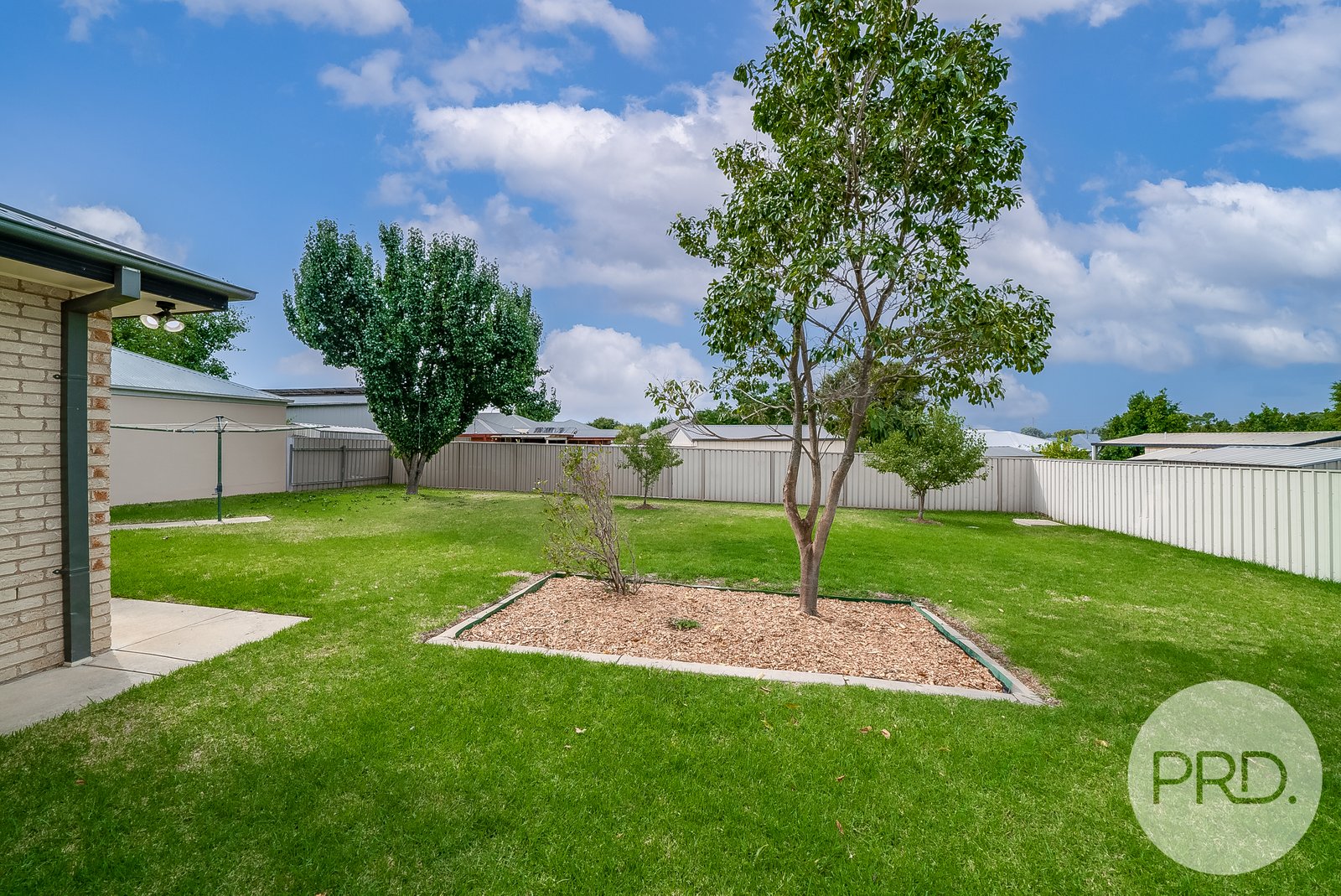 24 Cowan Place LLOYD 13