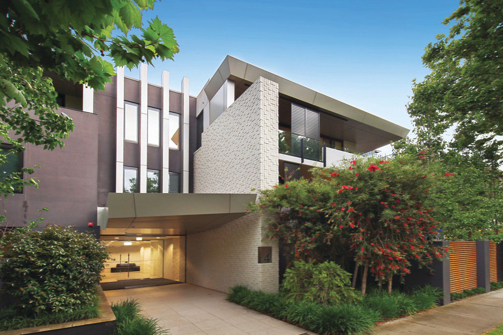 2/4 Cromwell Road, South Yarra, VIC