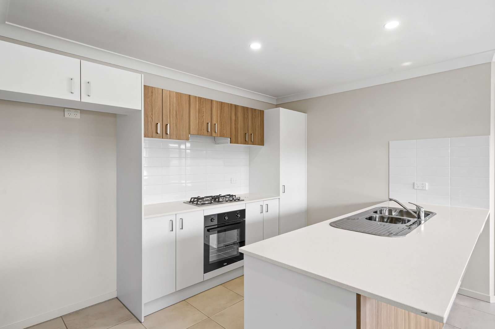 24 Crossing St  Bellbird 2