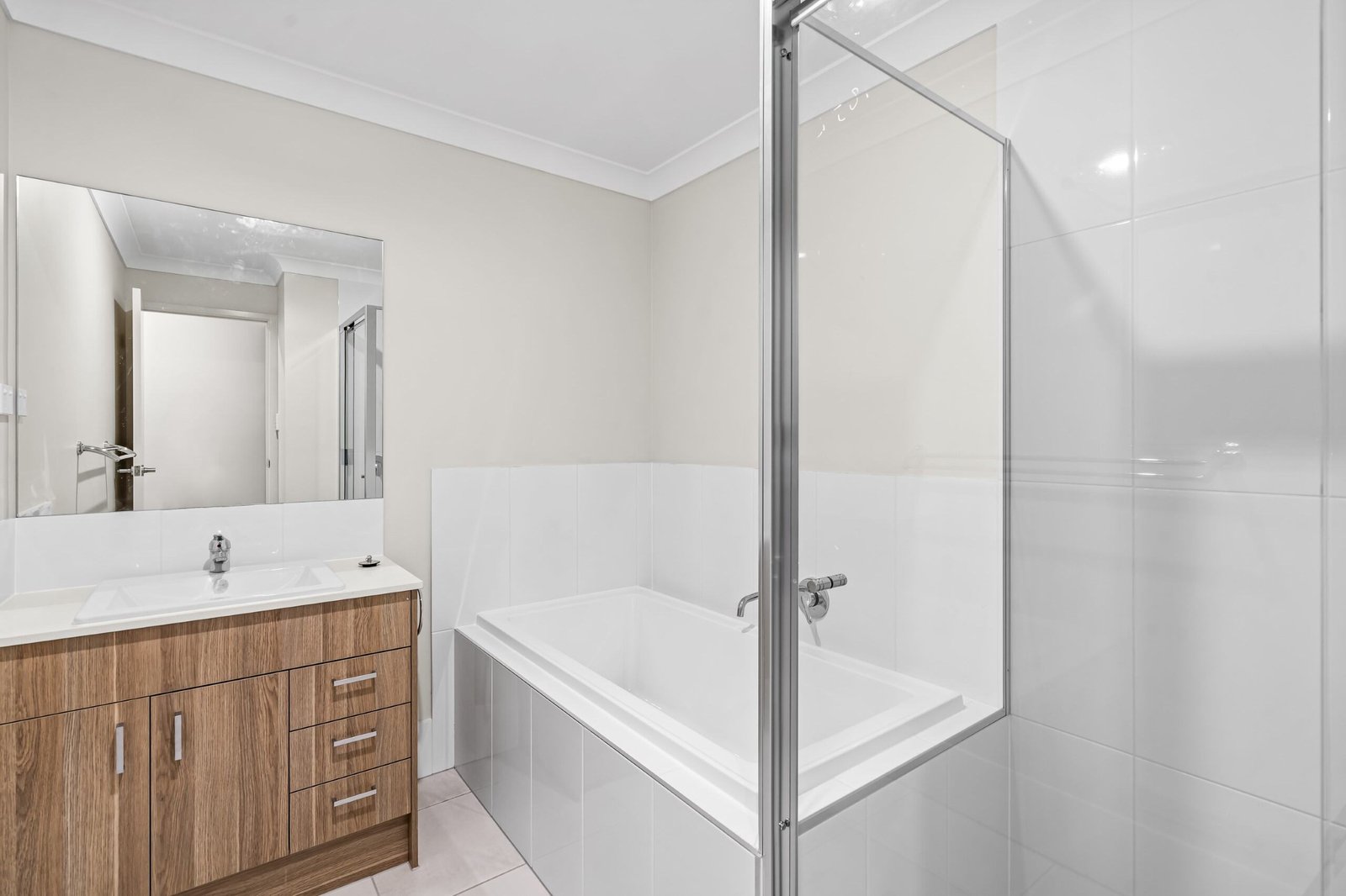 24 Crossing St  Bellbird 8