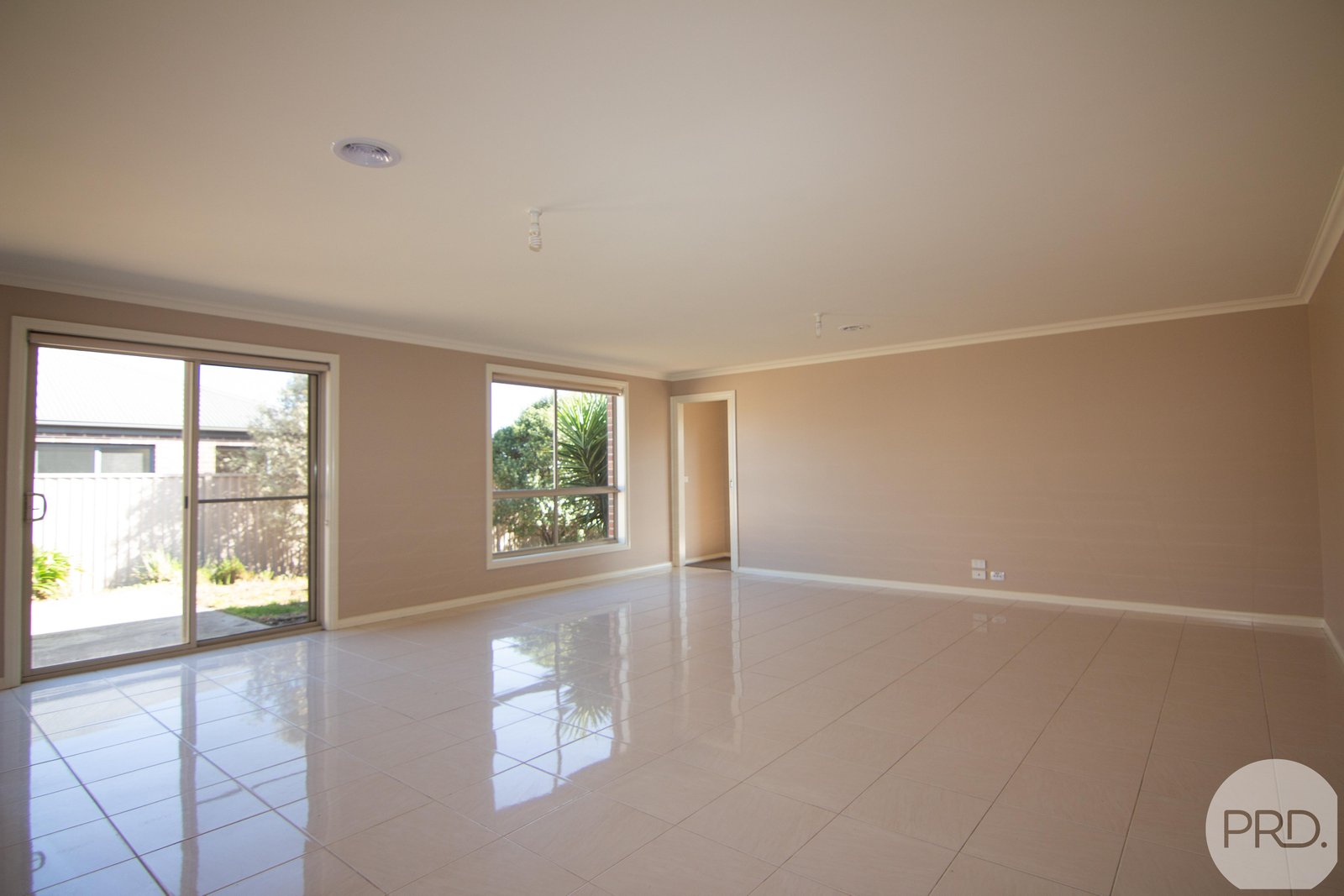 24 Crown Street SEBASTOPOL 6