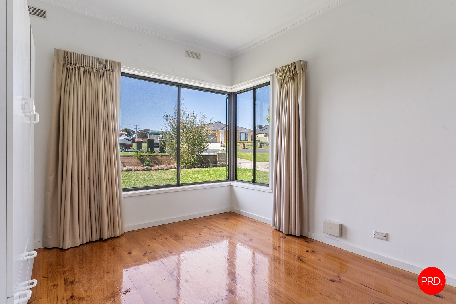 24 Curtin Street FLORA HILL 8