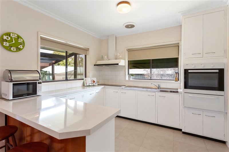 24 Curtin Street FLORA HILL 2