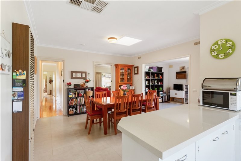 24 Curtin Street FLORA HILL 4