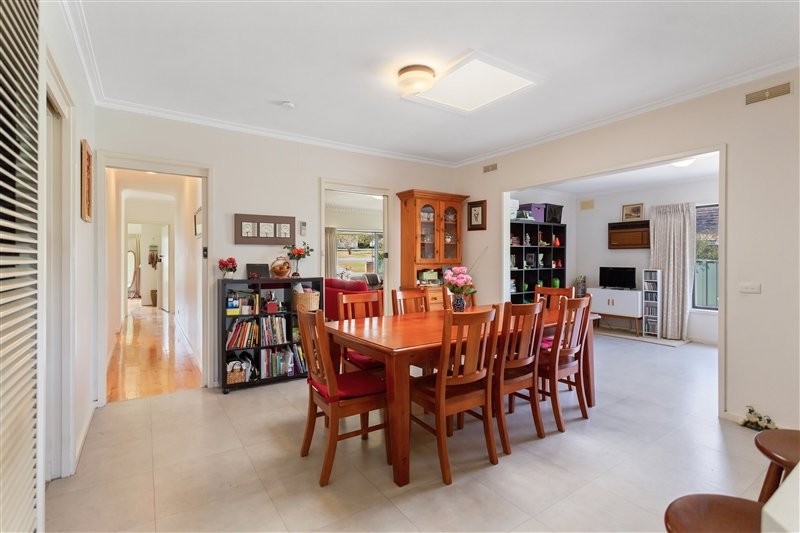 24 Curtin Street FLORA HILL 5