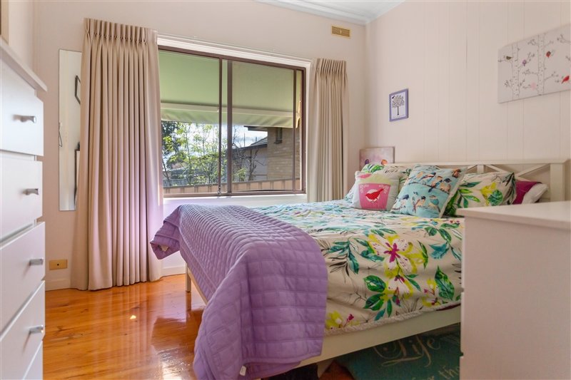 24 Curtin Street FLORA HILL 10