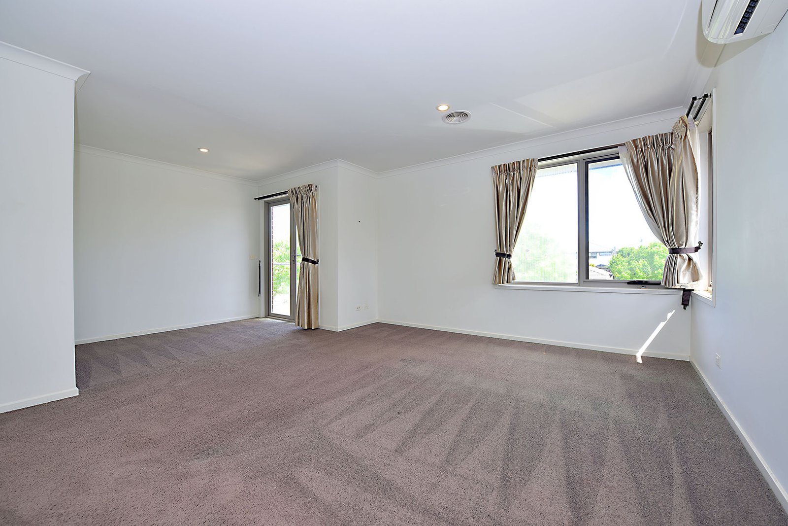 Gallery: 24 Dahlia Crescent