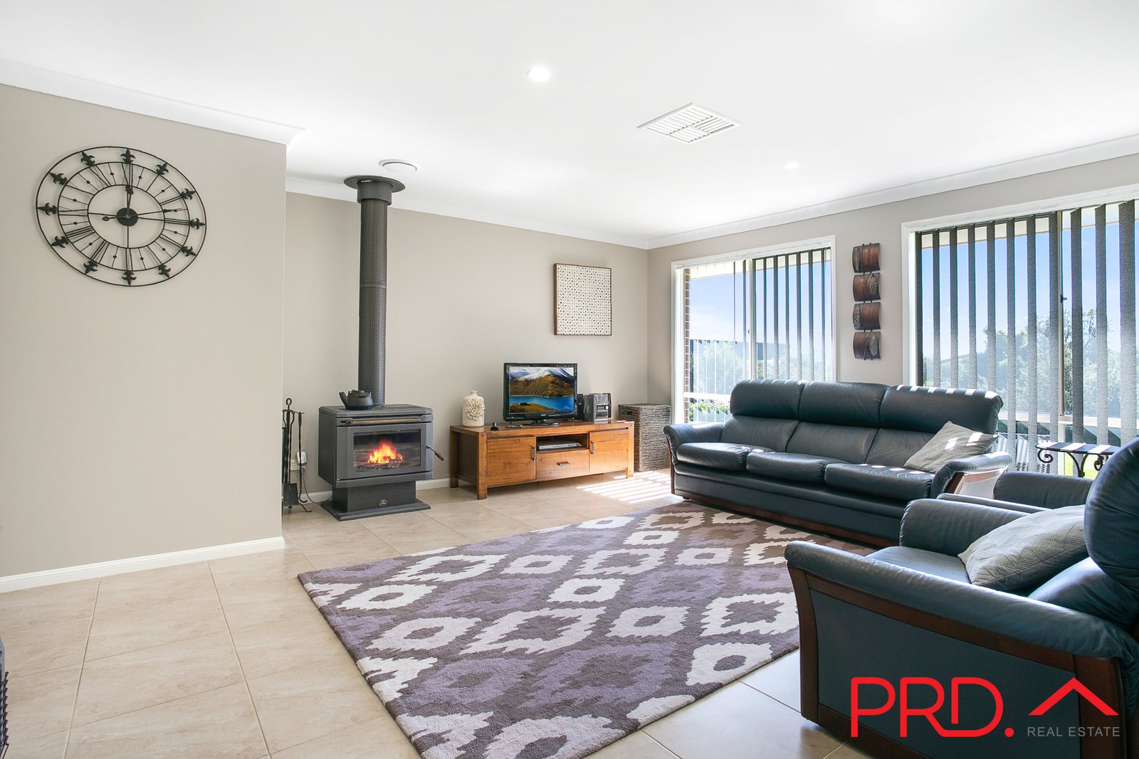 24 Daintree Circuit TAMWORTH 5