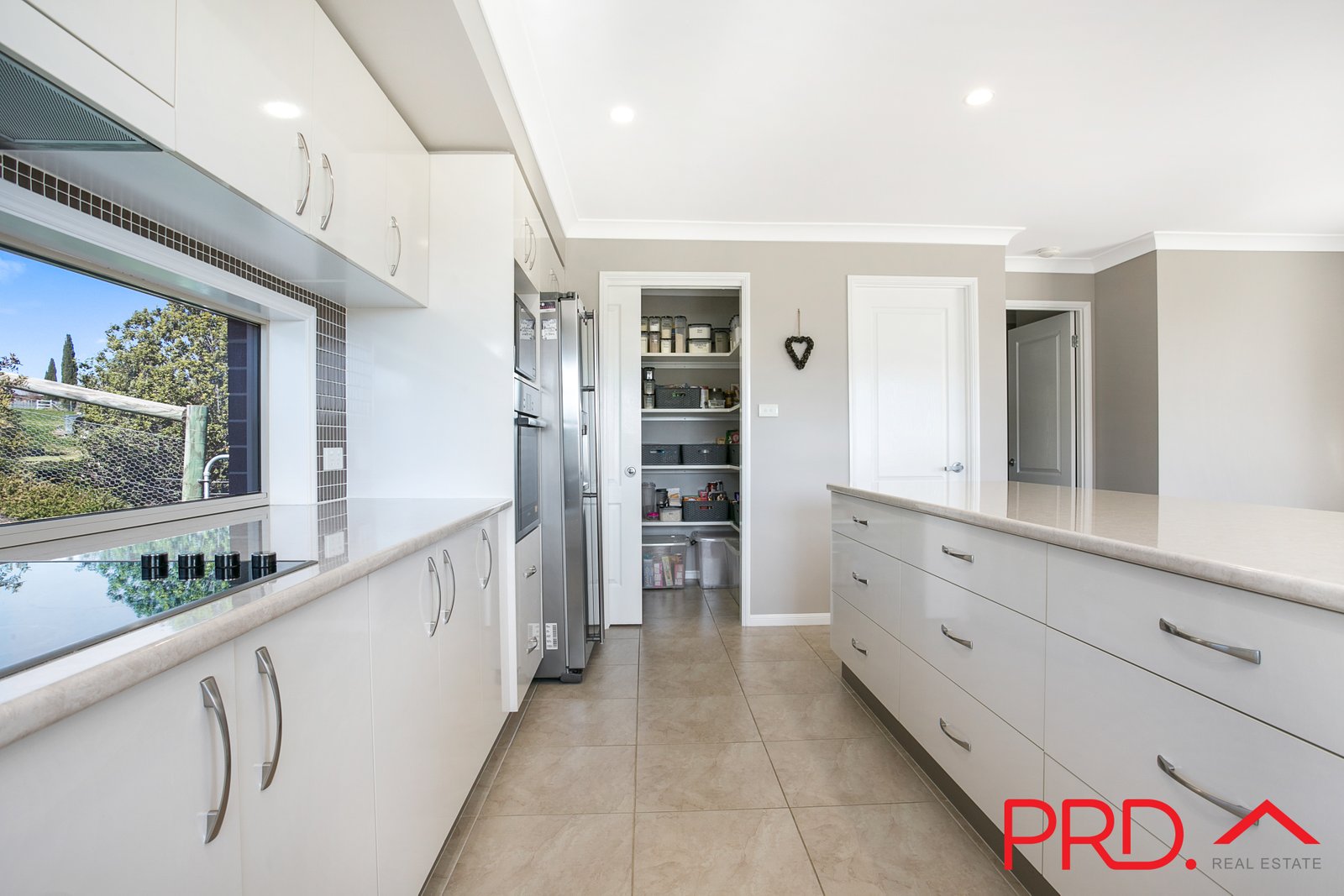 24 Daintree Circuit TAMWORTH 10