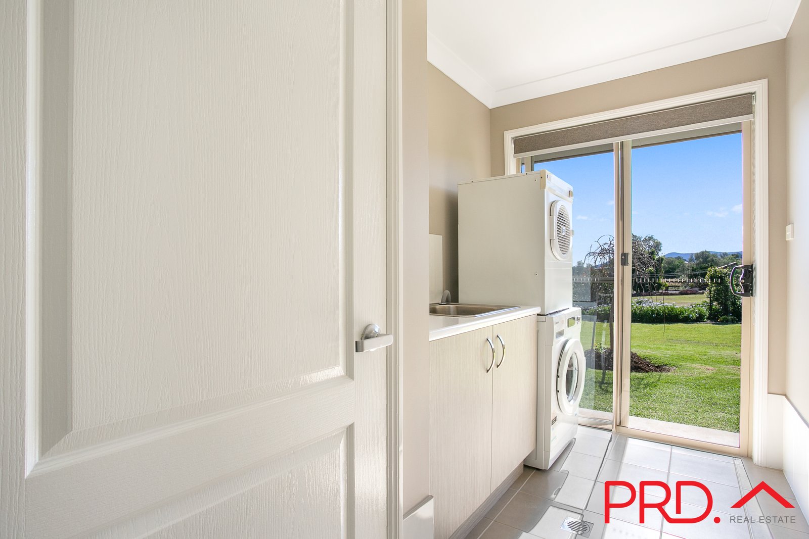 24 Daintree Circuit TAMWORTH 17