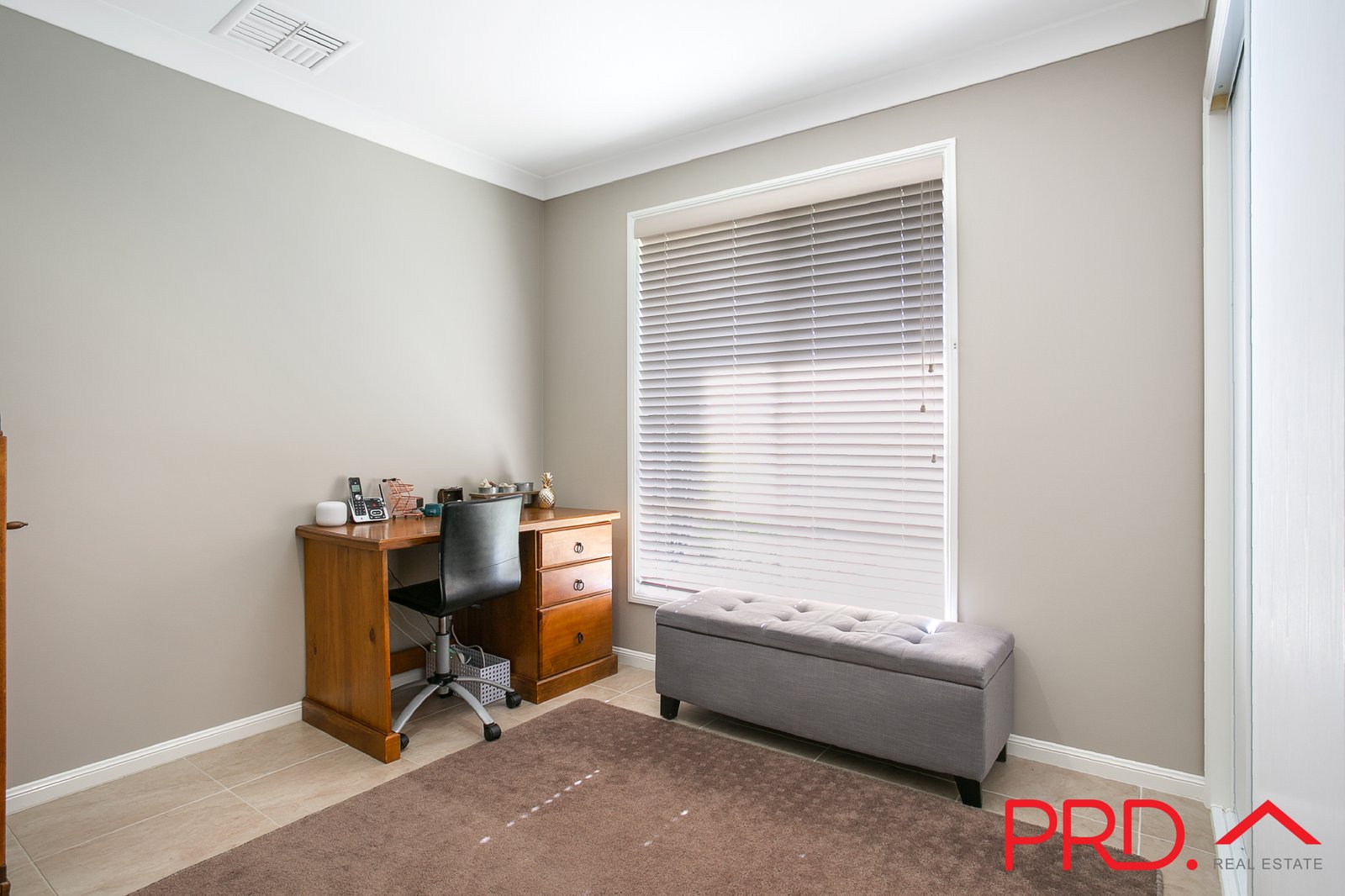 24 Daintree Circuit TAMWORTH 20