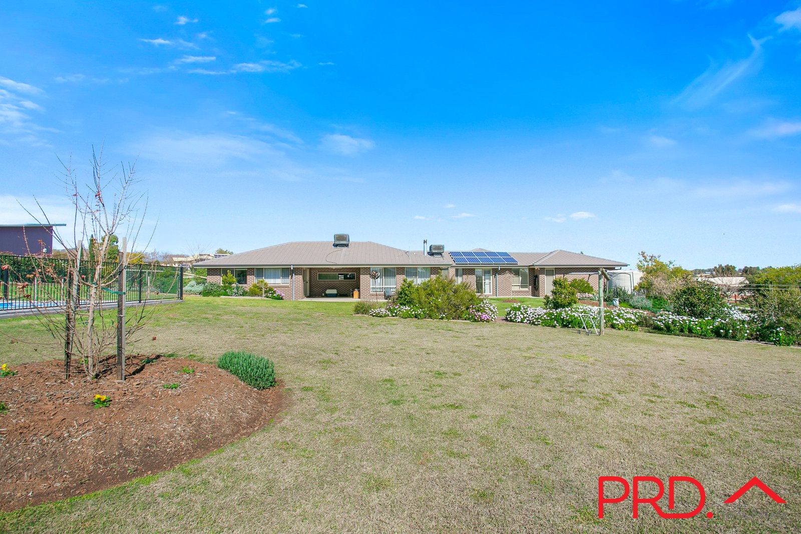 24 Daintree Circuit TAMWORTH 27