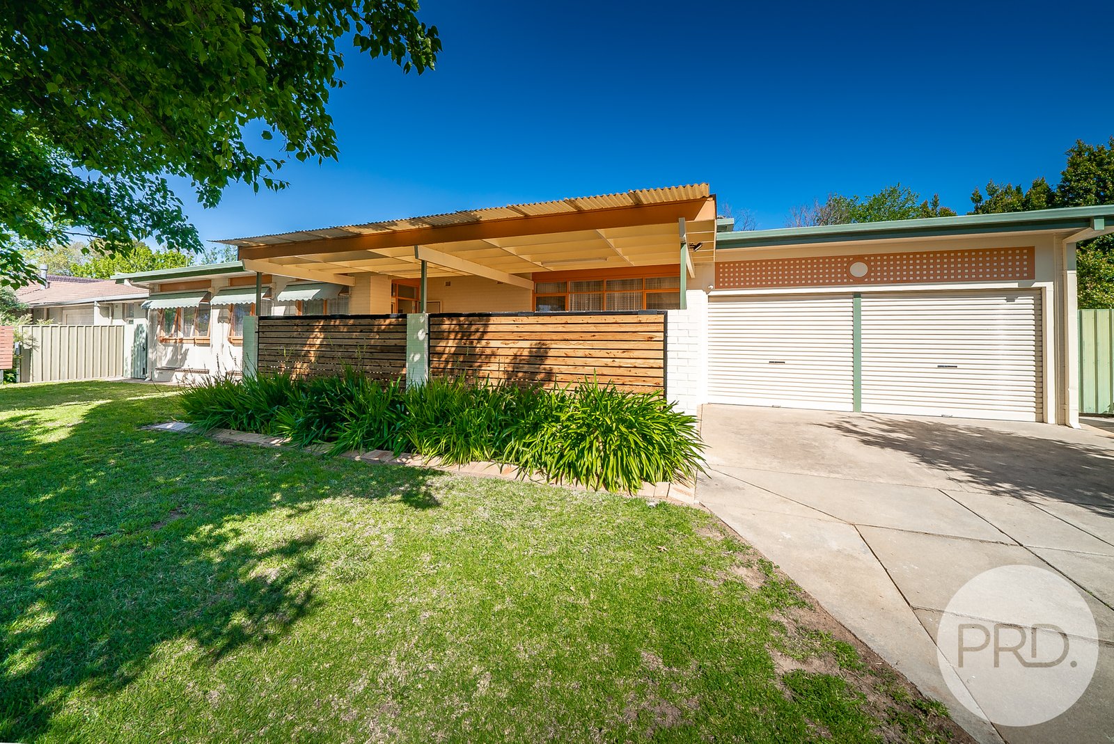 24 Dalkeith Avenue LAKE ALBERT 1