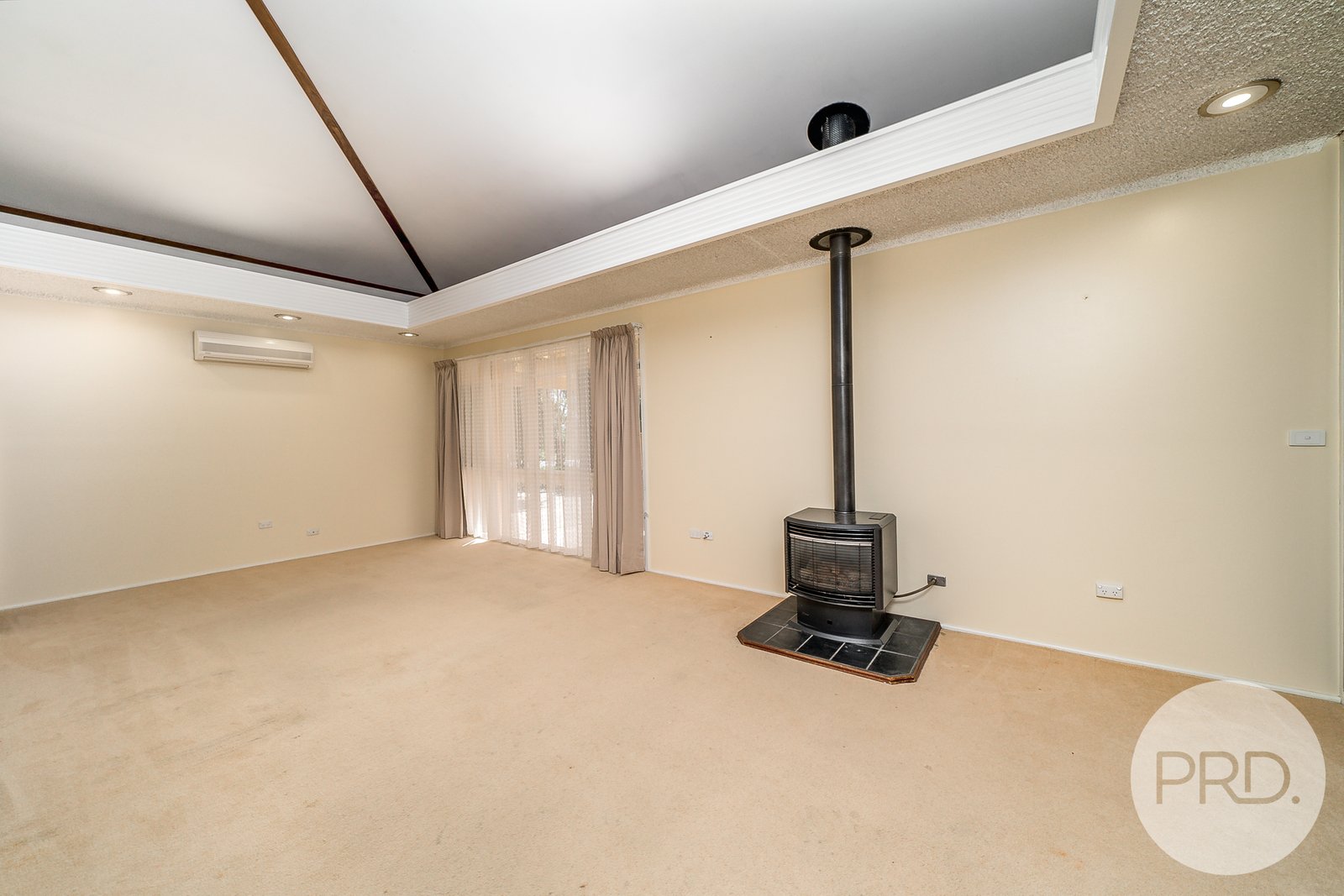 24 Dalkeith Avenue LAKE ALBERT 3