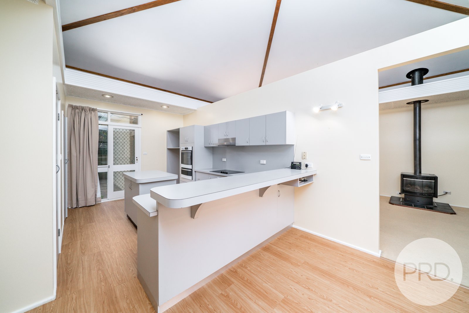 24 Dalkeith Avenue LAKE ALBERT 4