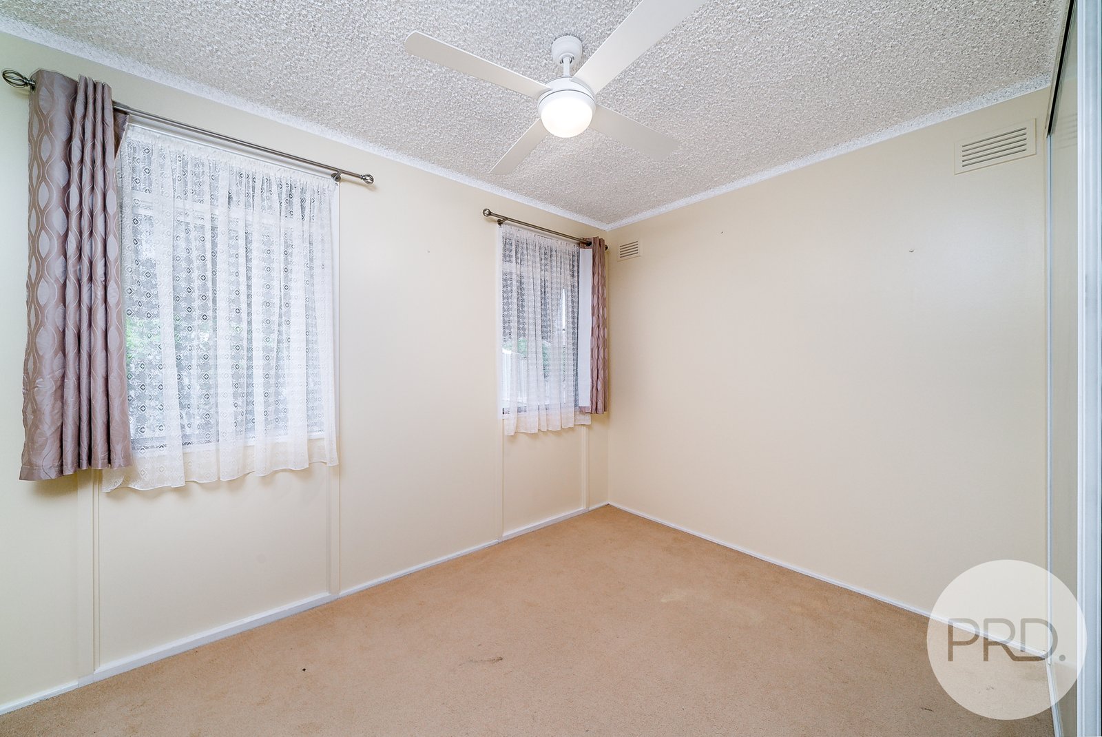 24 Dalkeith Avenue LAKE ALBERT 9