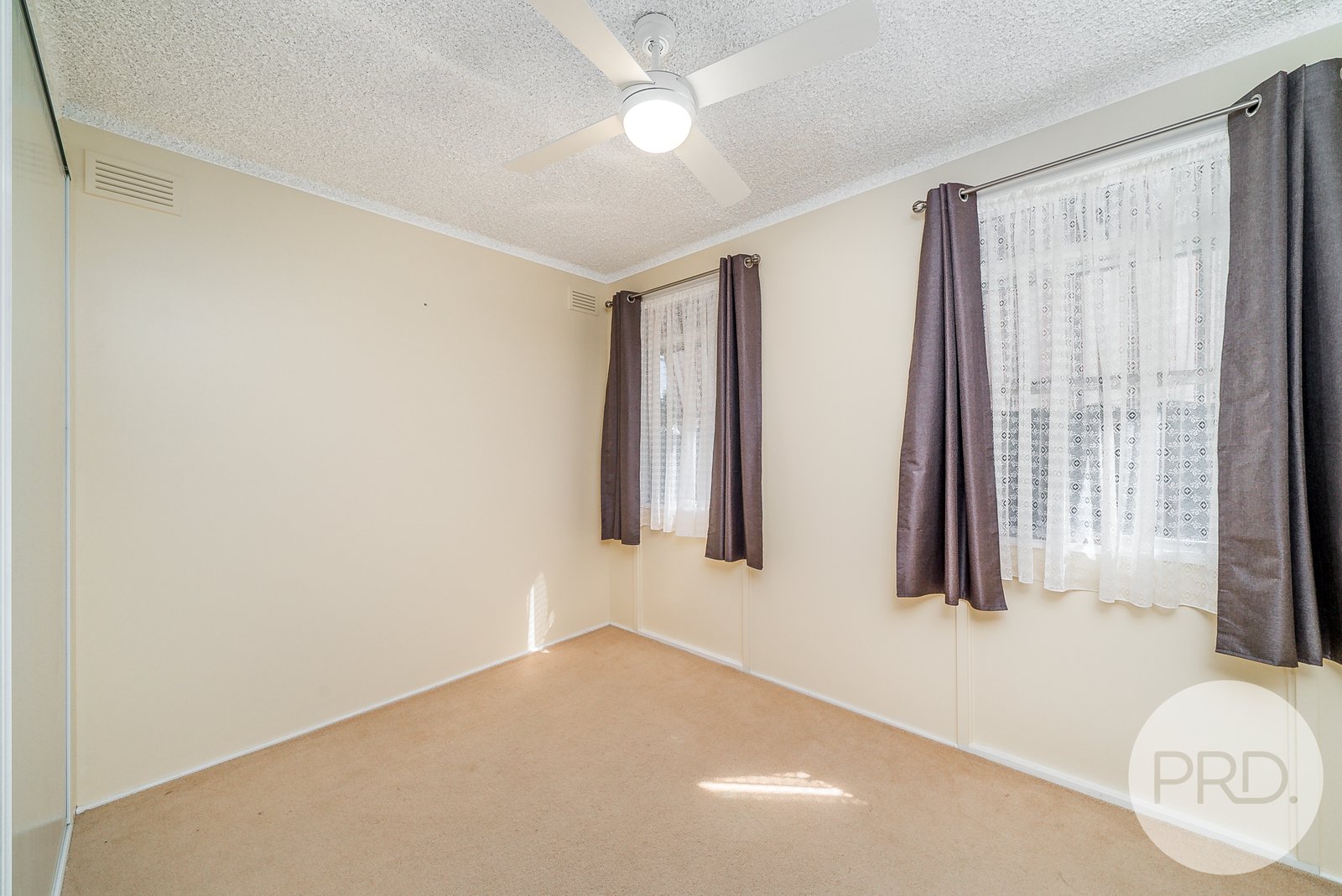 24 Dalkeith Avenue LAKE ALBERT 10