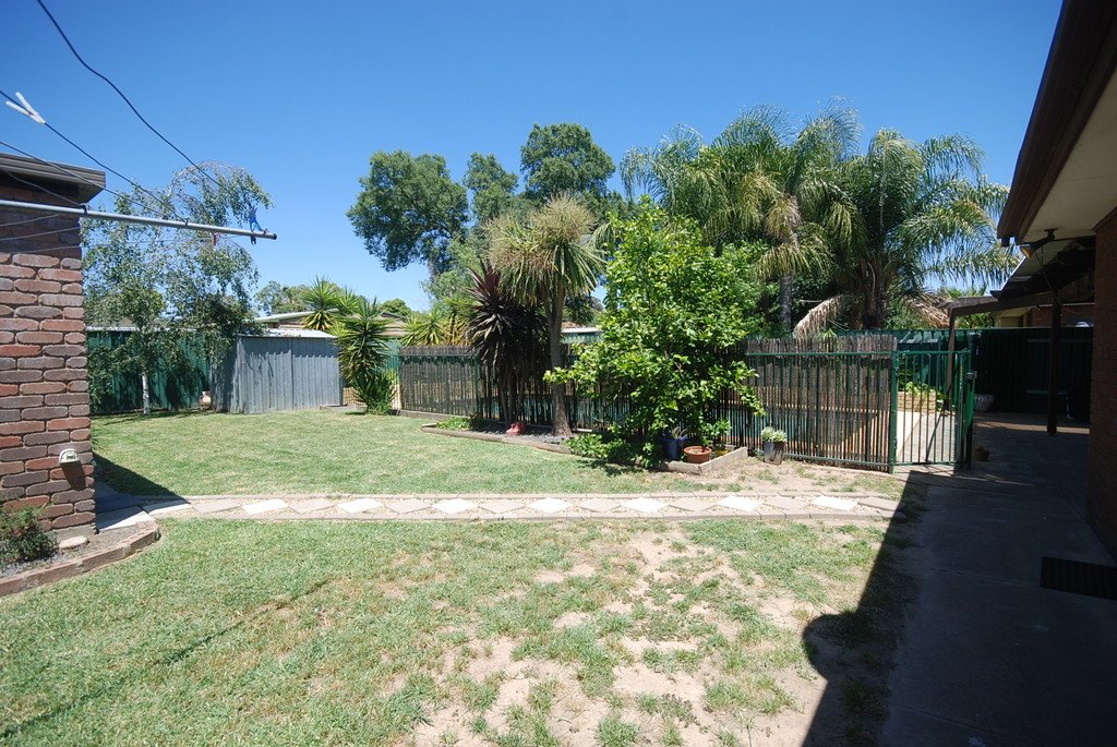 24 Dalman Parkway WAGGA WAGGA 11