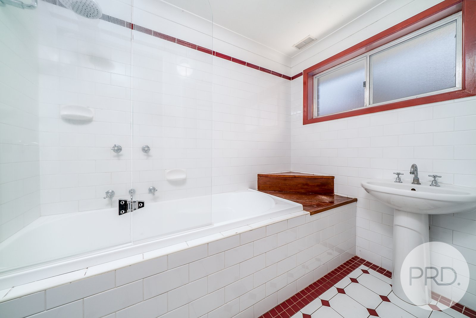 24 Dalman Parkway WAGGA WAGGA 9