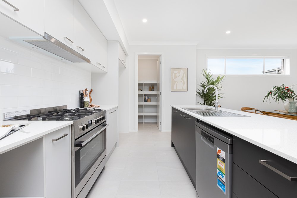 24 Darlaston Avenue THORNTON 9