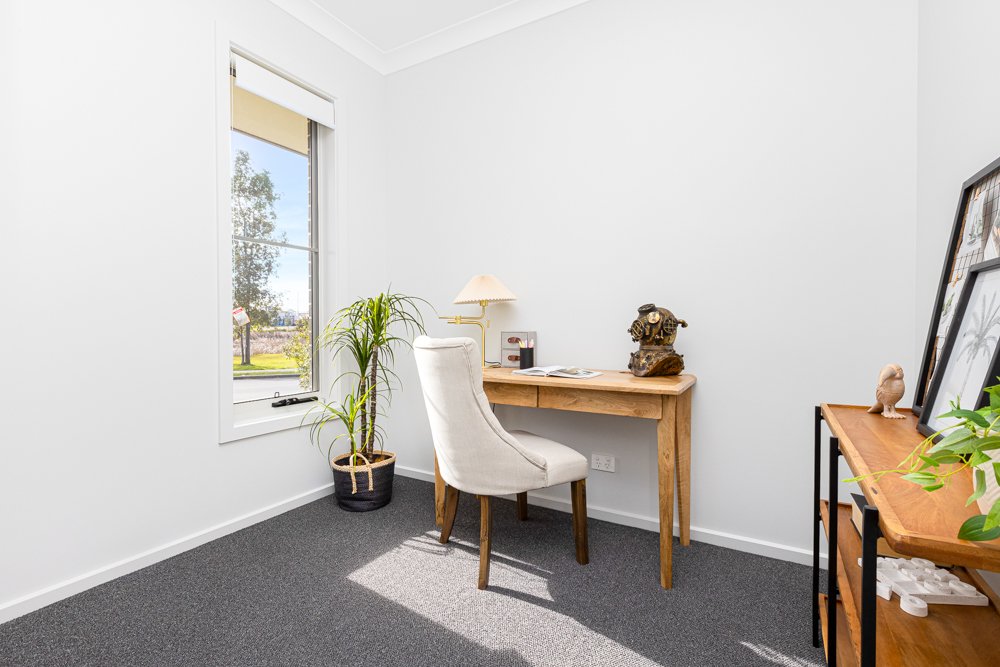 24 Darlaston Avenue THORNTON 32