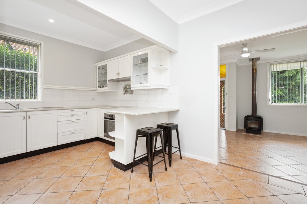 24 David Avenue EAST MAITLAND 9