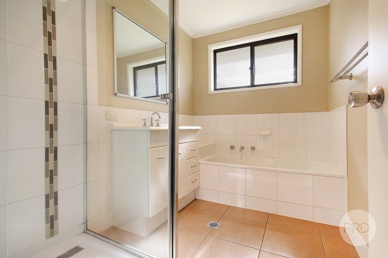 24 Daysdale Way THURGOONA 6