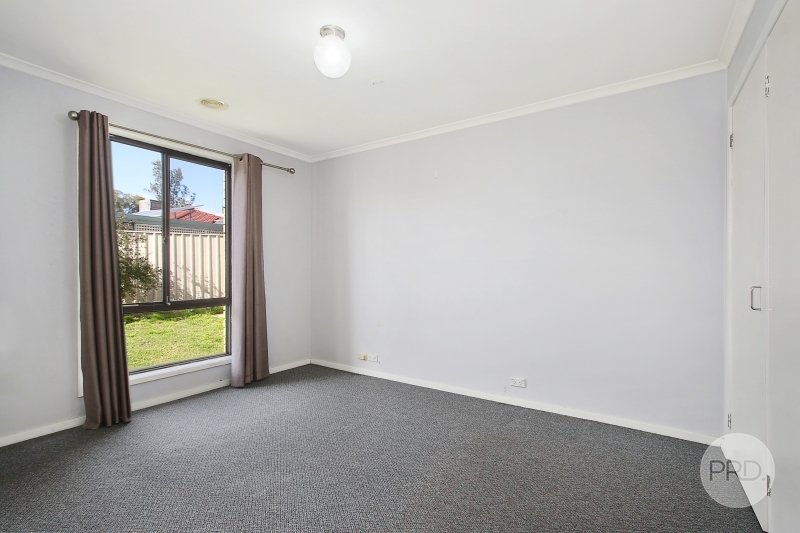 24 Daysdale Way THURGOONA 7