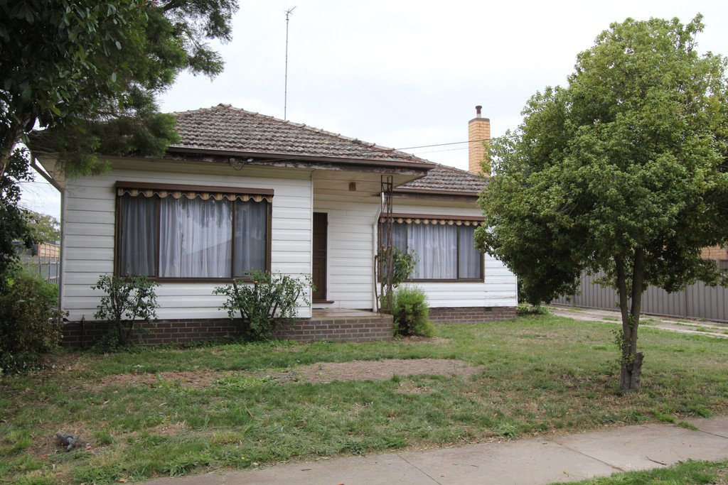 24 Dover Street WENDOUREE 1