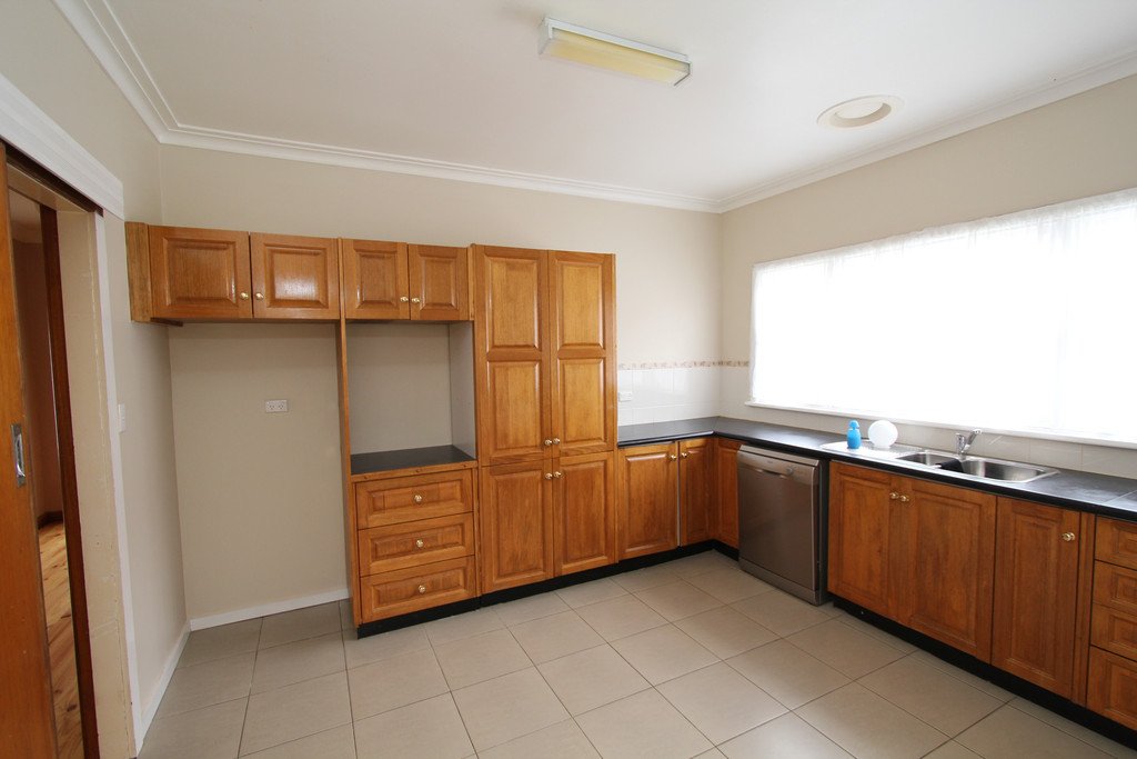 24 Dover Street WENDOUREE 8