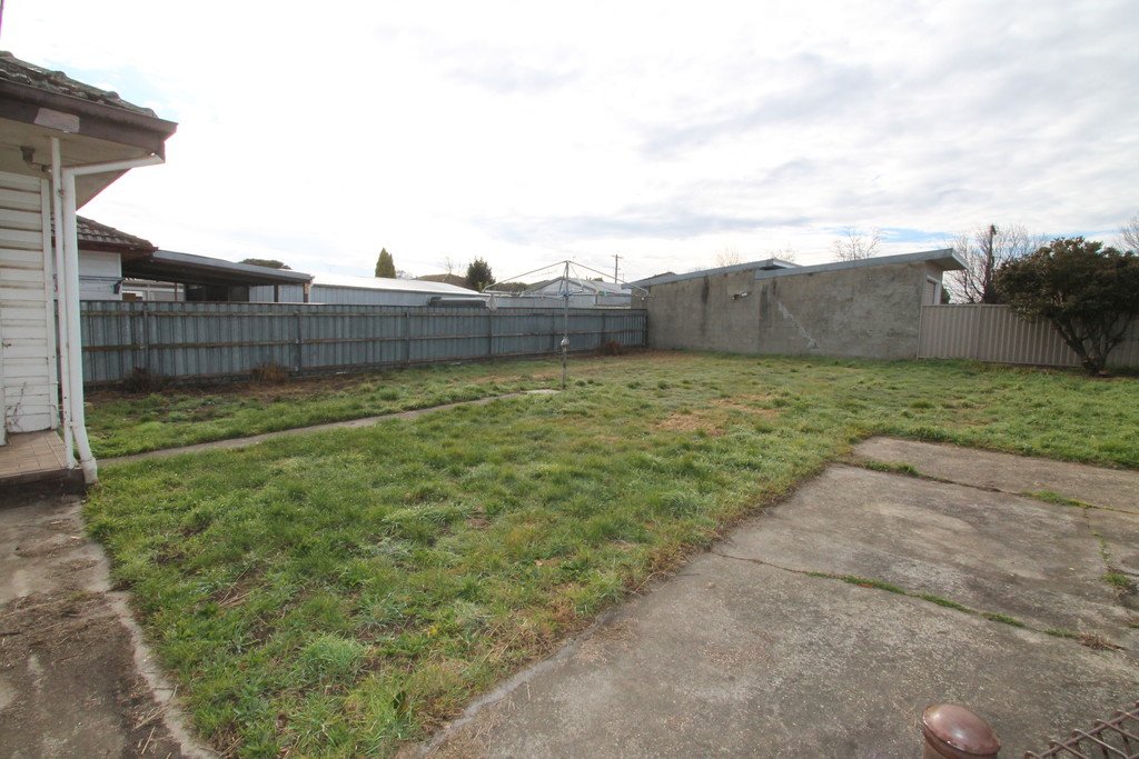 24 Dover Street WENDOUREE 12