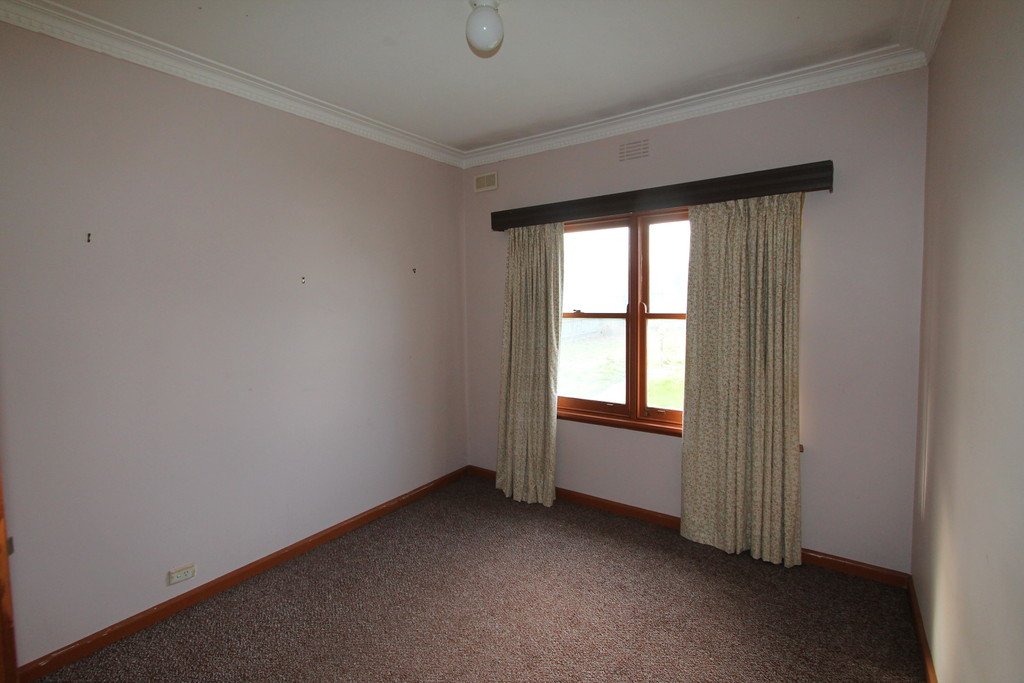 24 Dover Street WENDOUREE 9