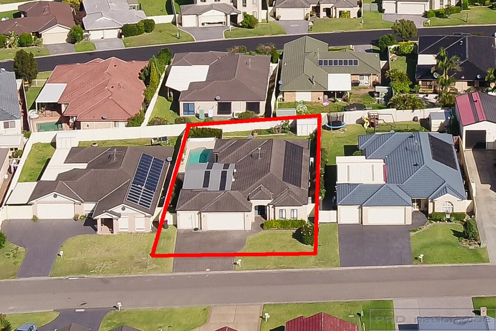 24 Drayton Crescent THORNTON 2