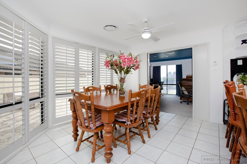 24 Drayton Crescent THORNTON 6