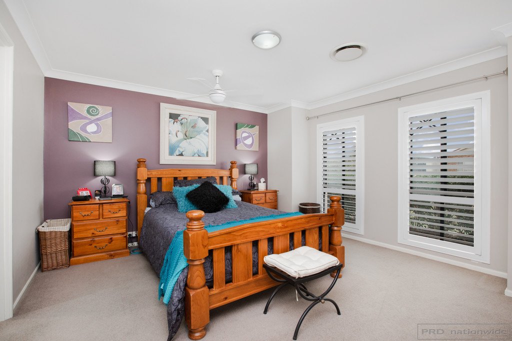 24 Drayton Crescent THORNTON 14