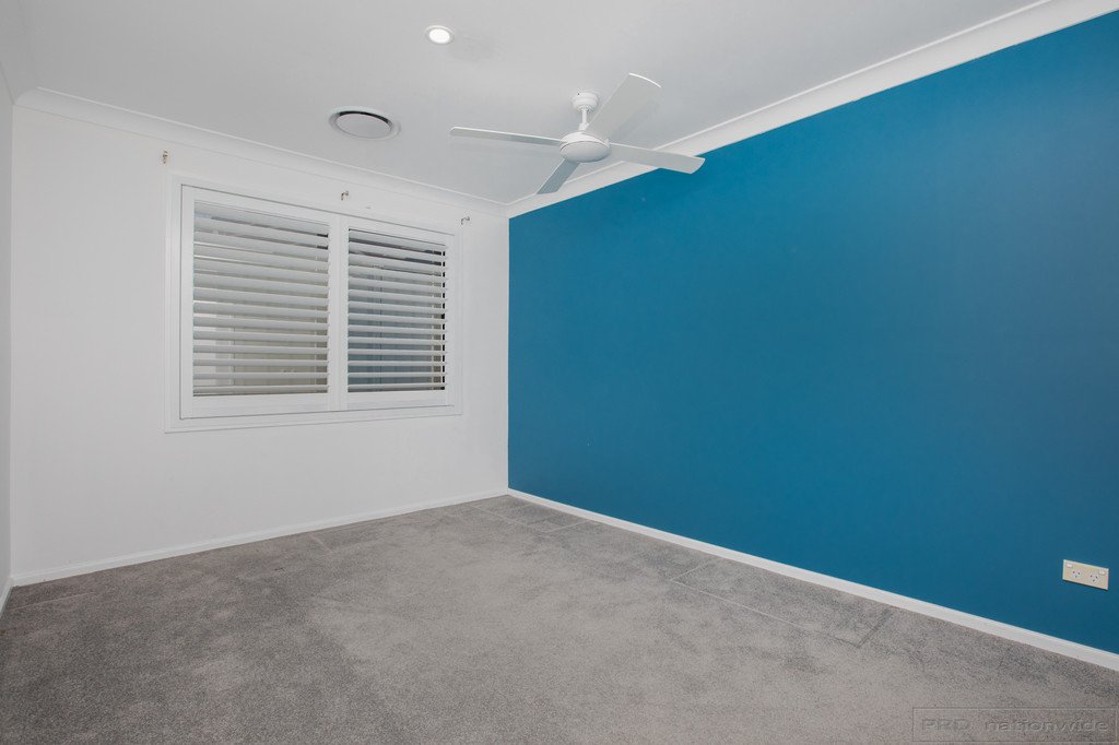 24 Drayton Crescent THORNTON 19