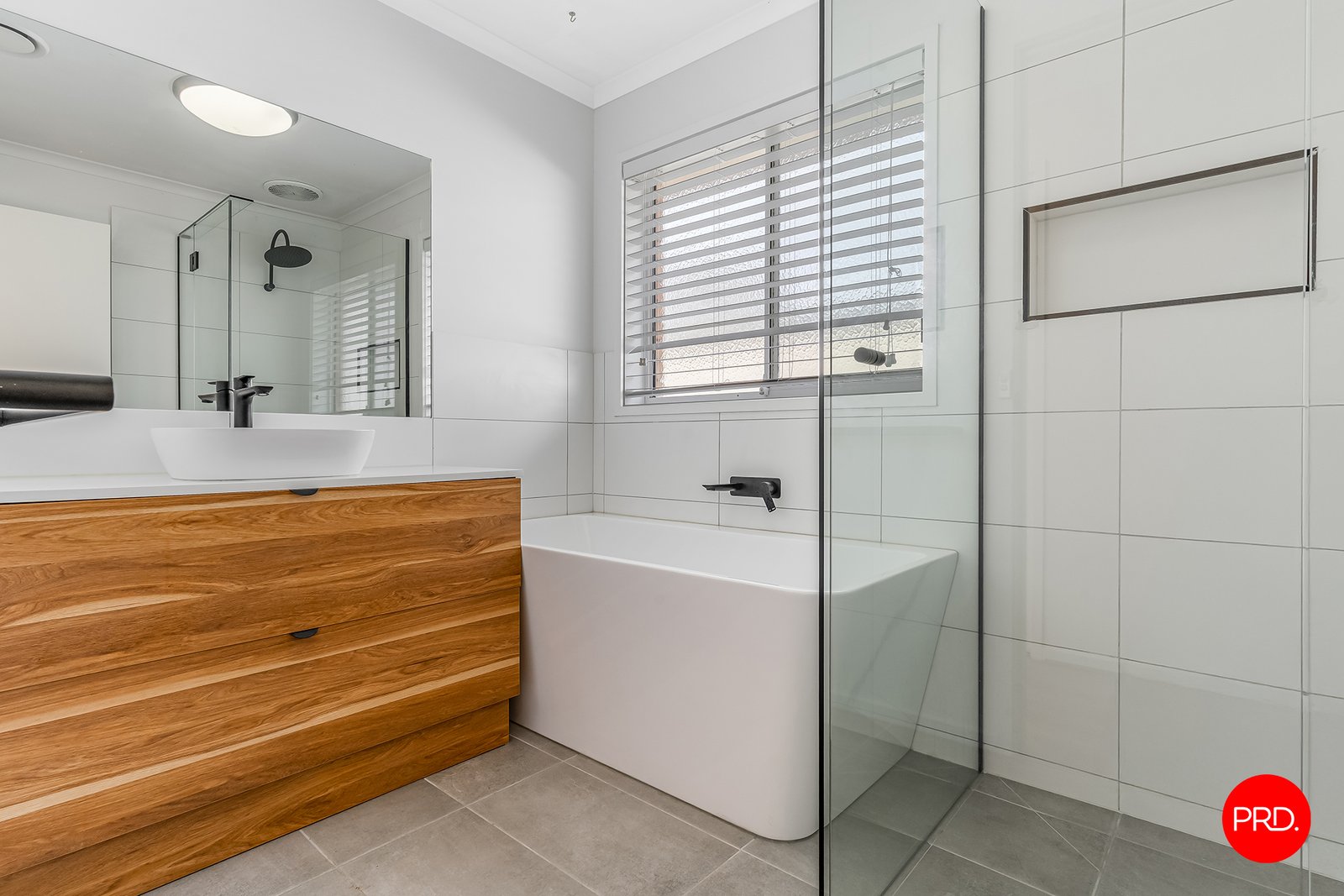 24 Duke Street KANGAROO FLAT 14