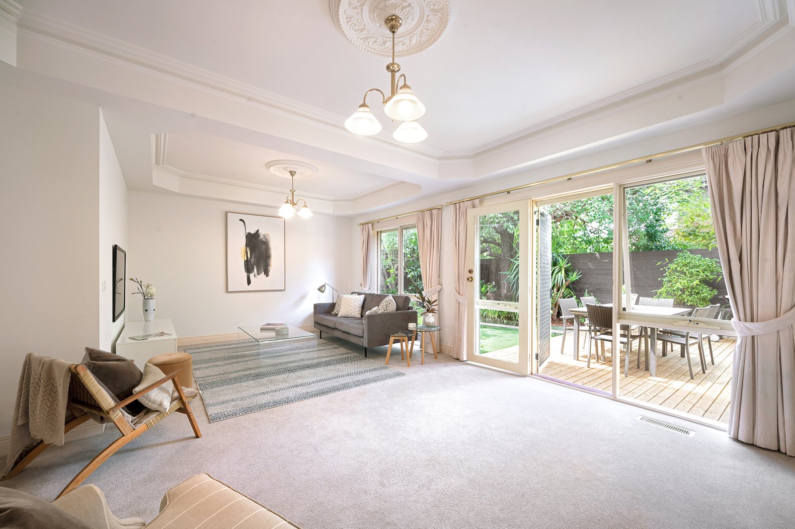 Gallery: 2/4 Dunsterville Street