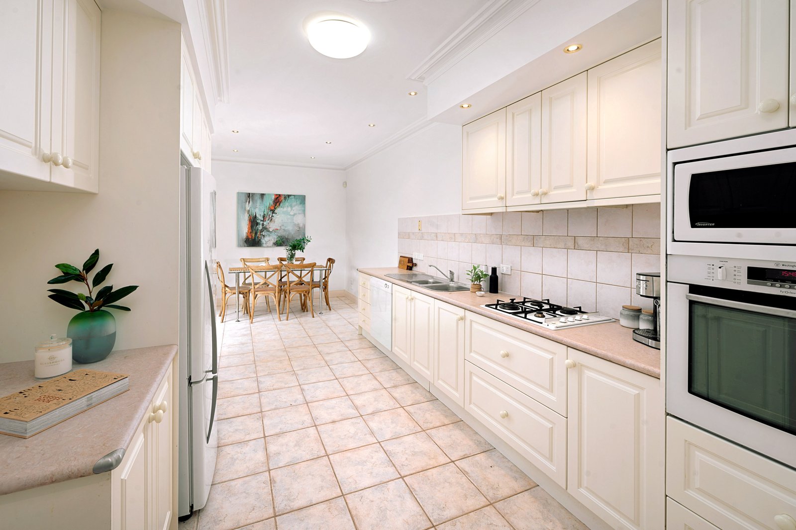Gallery: 2/4 Dunsterville Street